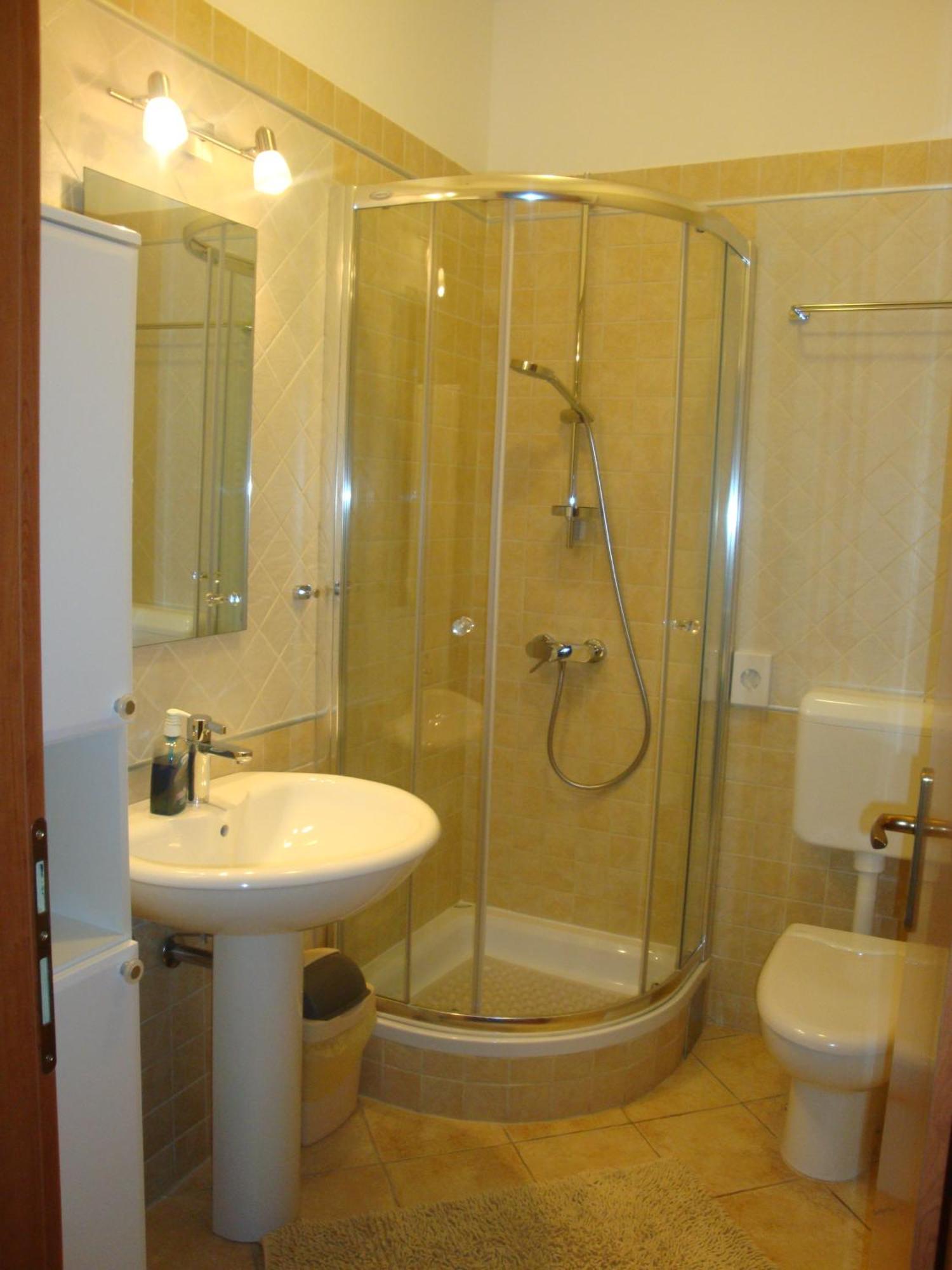 Apartments Mogorovic Мощеницька Драга Номер фото